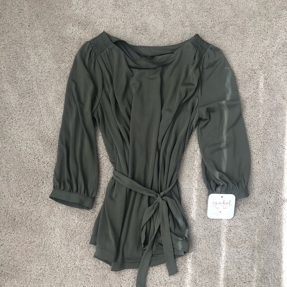 Isabel Maternity by Ingrid & Isabel Tops - HP 💕 NWT green maternity top